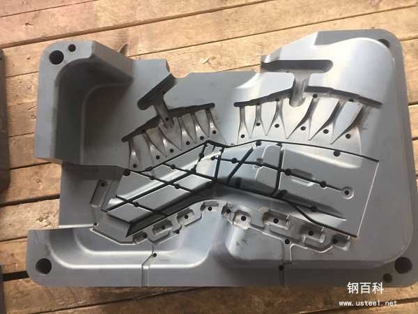 并且得到了更好的耐热裂纹性。适合大,(NW-80无磁模具钢) 并且得到了更好的耐热裂纹性。适合大,(NW-80无磁模具钢)
